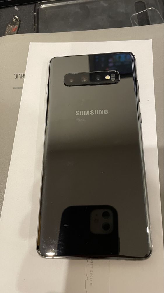 Samsung S10+ Usado com carregador