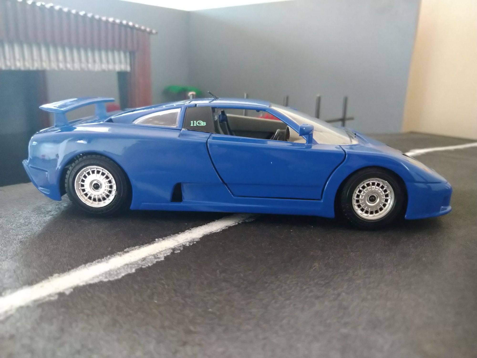 Bugatti EB110 - Bburago 1/24