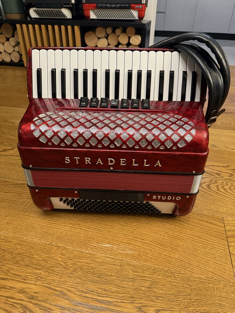 Akordeon Stradella 96 basow