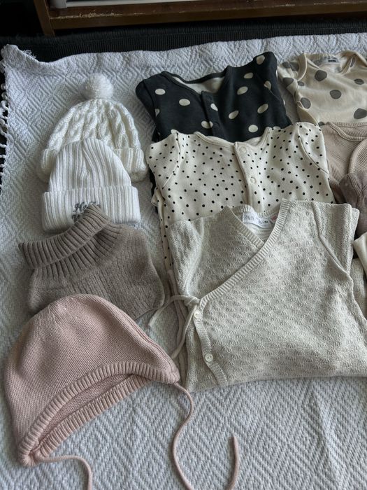 Комплект одягу для дівчинки в пологовий 56/62 розмір