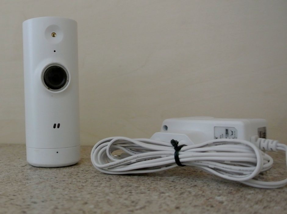 Компактная WIFI HD-камера DCS-8000LH день/ночь