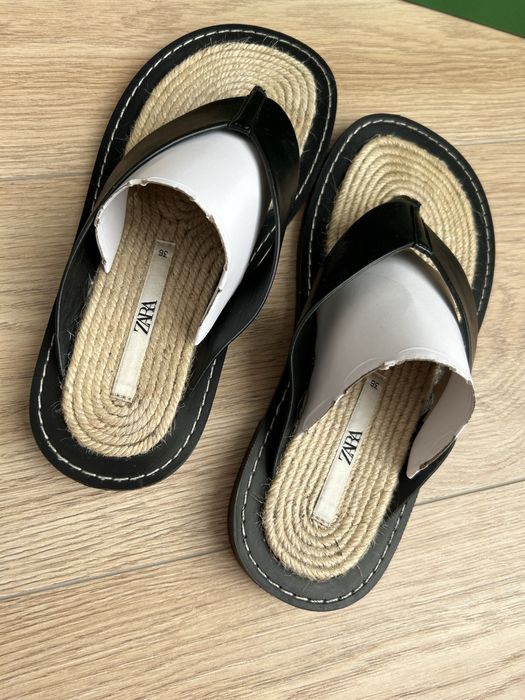 Шлепки Zara