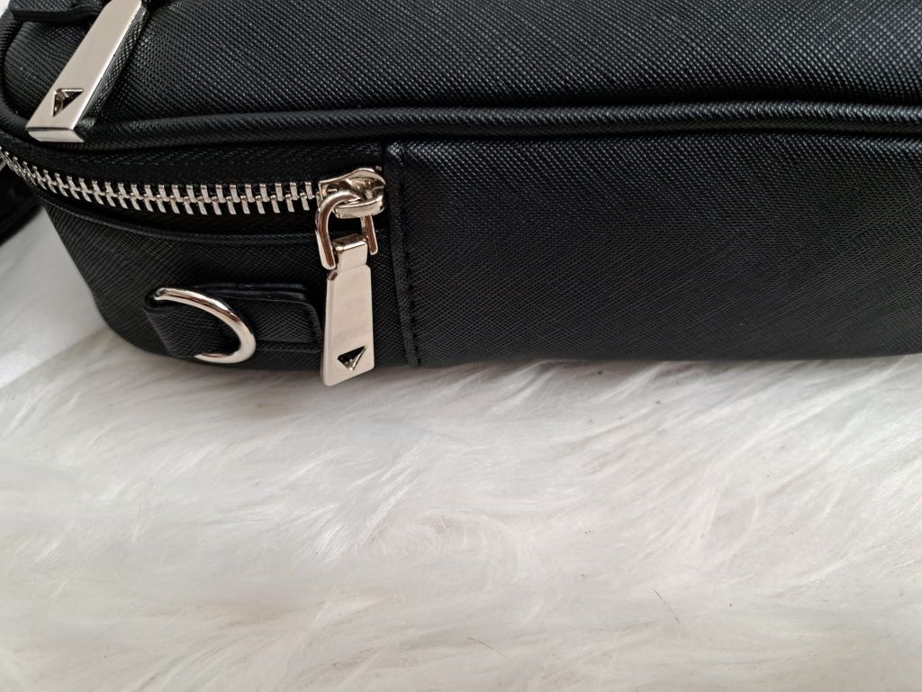 Torebka torba bag listonoszka Guess Nowy z metką · GUESS