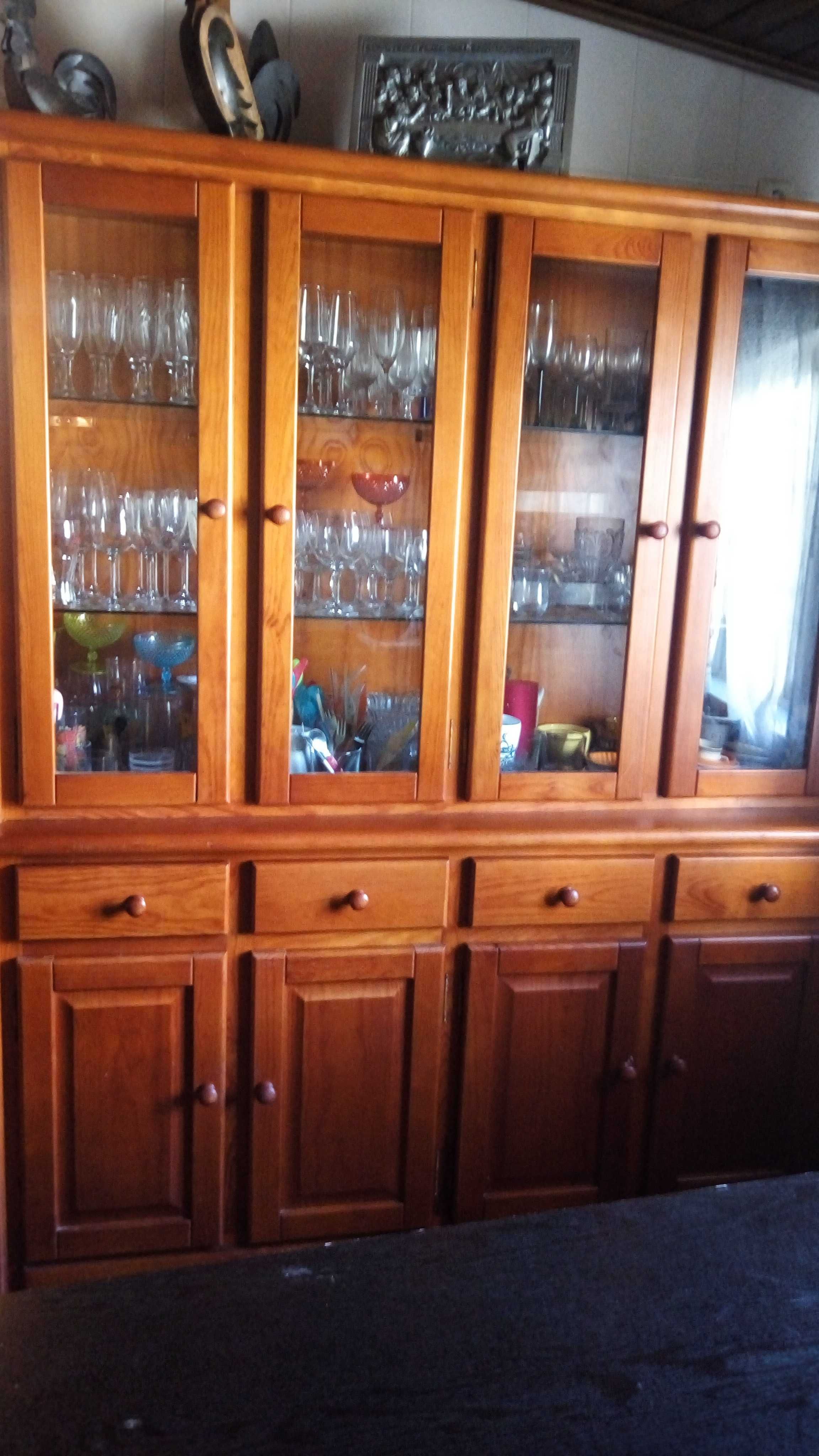 Vendo louceiro madeira macica