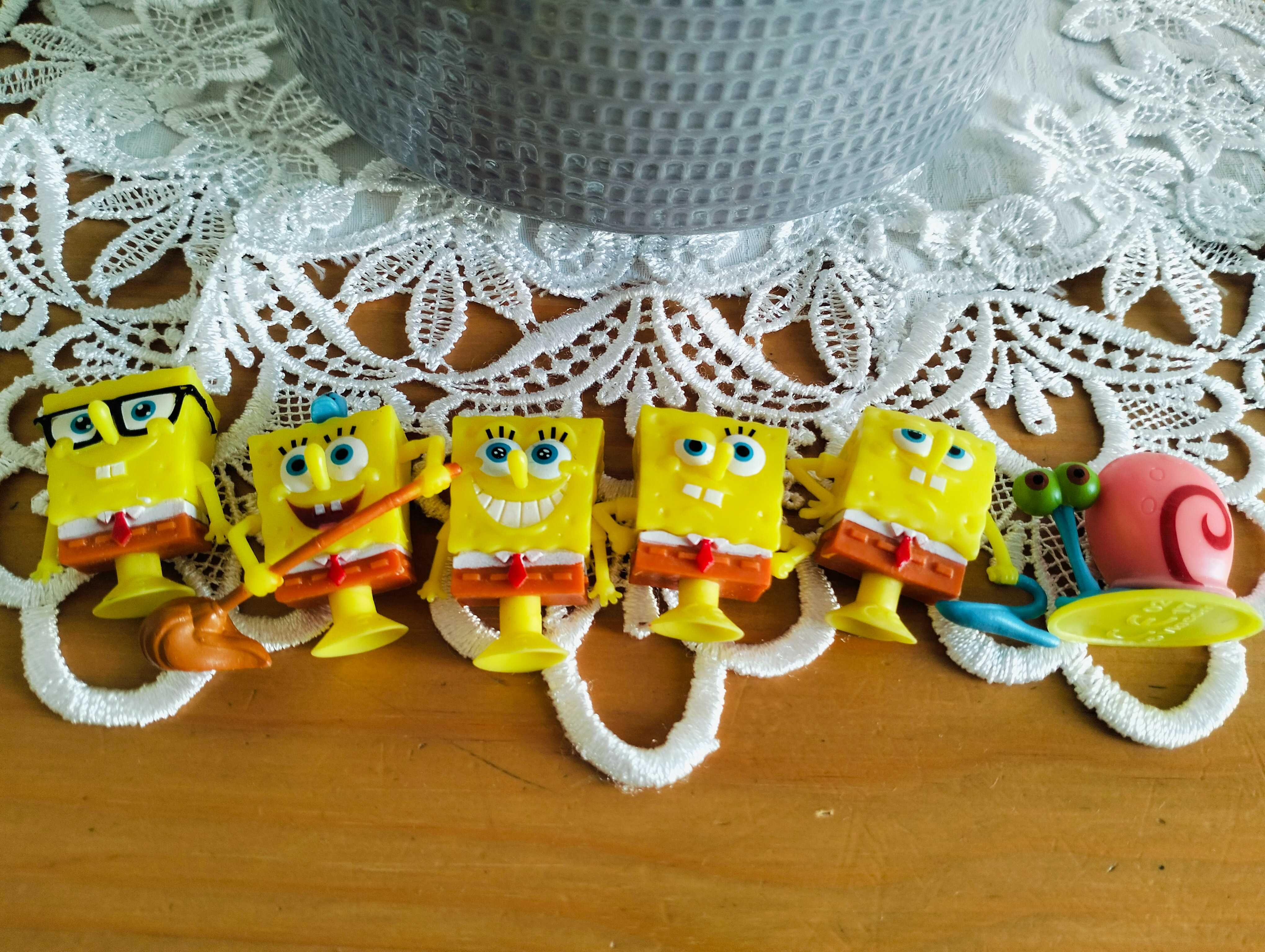 Figurki SpongeBob i Gacuś.