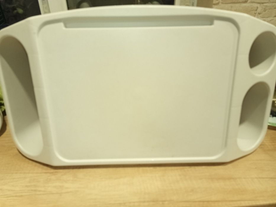 Столик унiвepcальний з плаcтмаcи, 58х30х21 см, вжив, 1шт-100₴
Код: 154