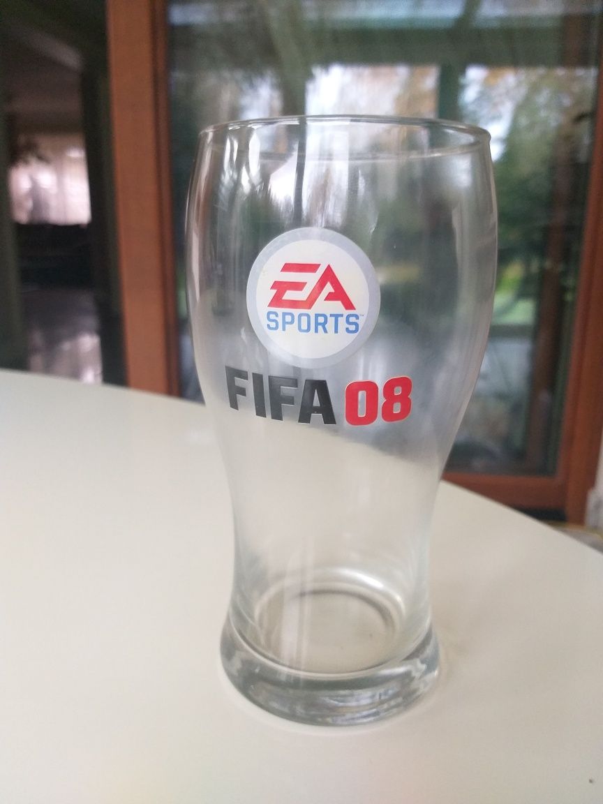 Kufel Szklanka kubek Fifa 08 EA Sports z logo dla fana fify

Stan bard