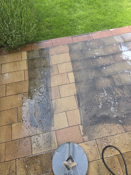 Mycie, czyszczenie kostki brukowej, ogrodzeń, budynków, placów zabaw..