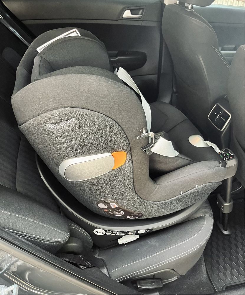 Автокресло Cybex Sirona Zi i-Size Plus Deep Black