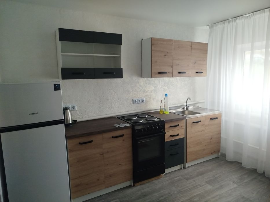 Частина будинку біля головного входу парк Софіївка.