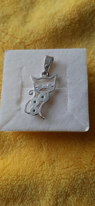 Srebrna zawieszka kotek