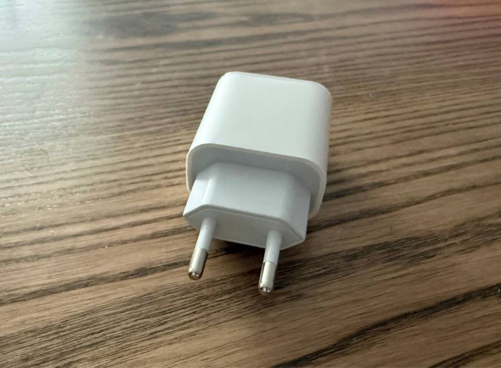 Зарядний пристрій 20W - type C