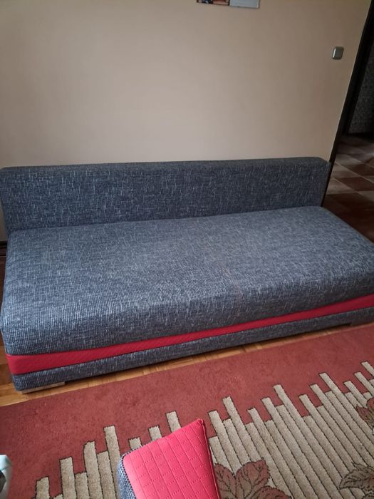 Kanapa szaro-czerwona