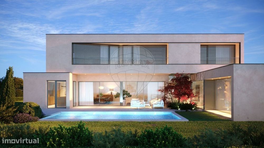 Moradia T5 para venda