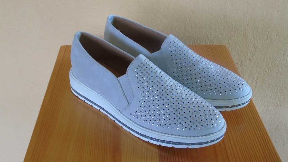 Nowe Tenisówki - 38