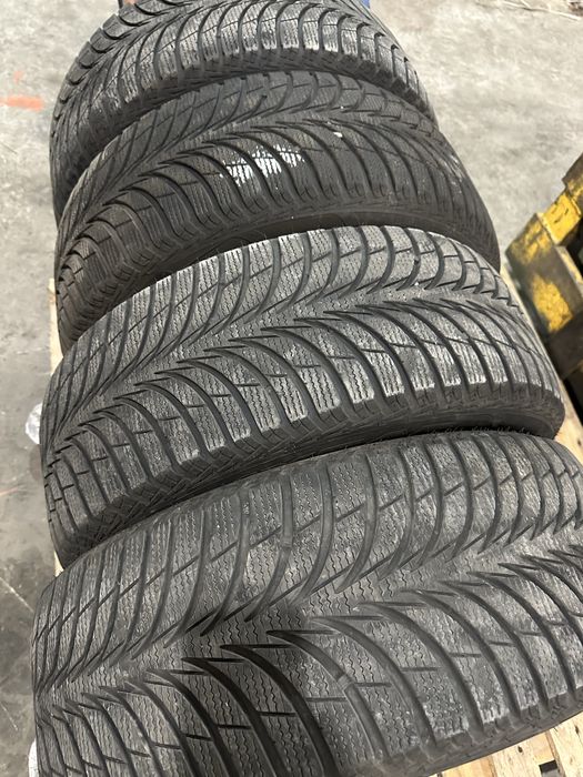 Продам Good Year 215/55 R17 Ultra Grip Ice + , б/у