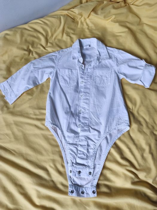 Białe body koszulowe