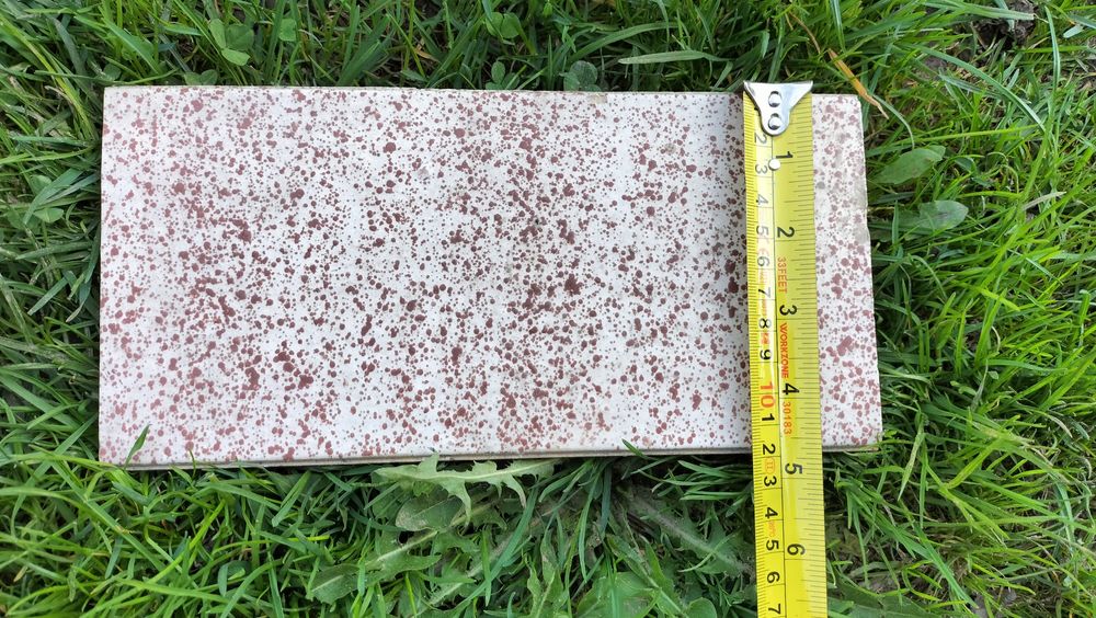 Stare  płytki wypalane w PRL'u