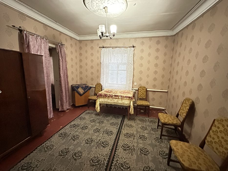 будинок з земельною ділянкою