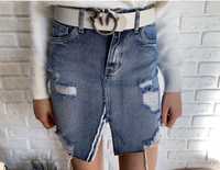 Jasna jeansowa ołówkowa spódnica z dziurami/przetarciami