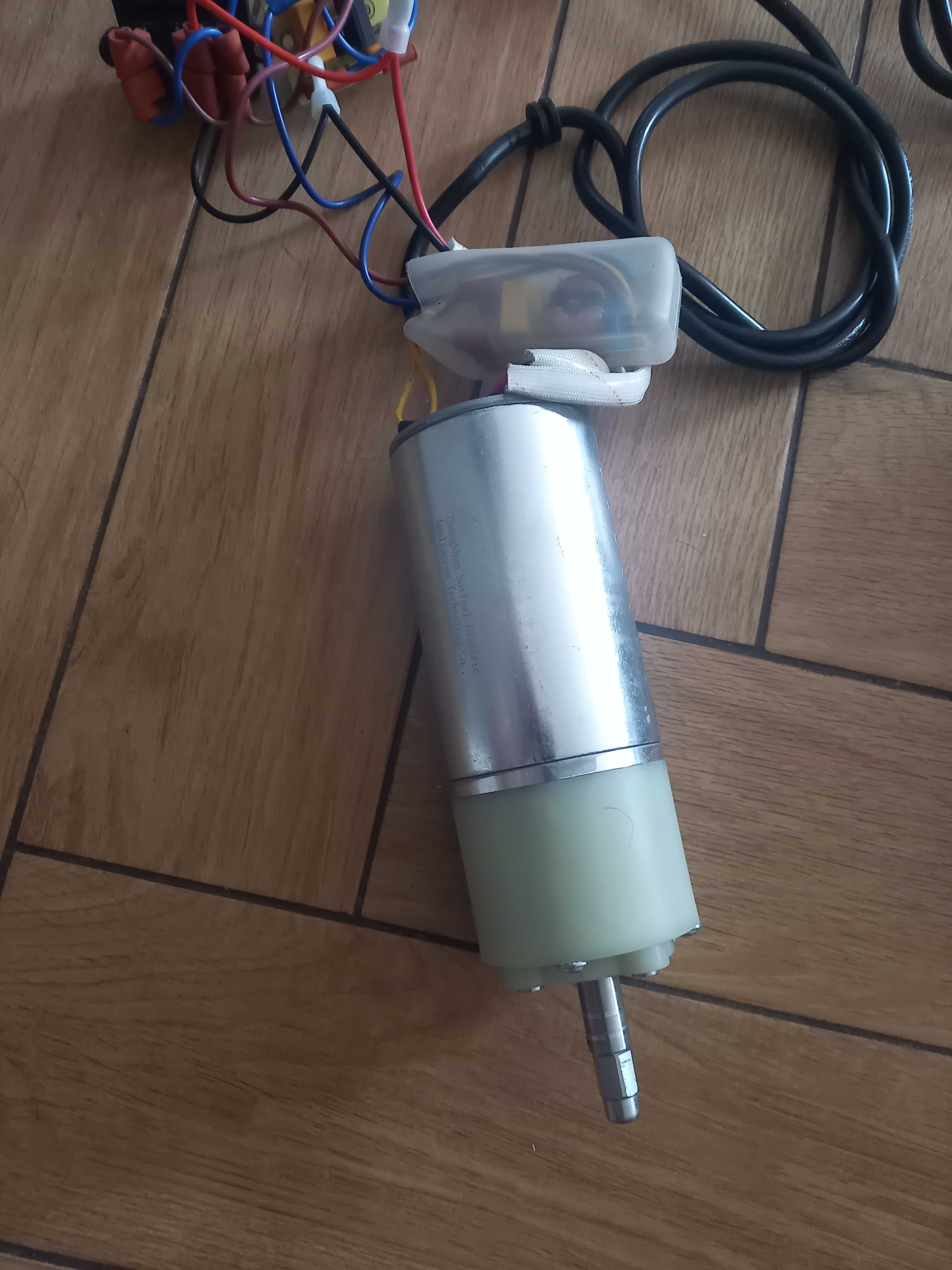 Silnik z przekładnia planetarna 230 V DC lub AC, zmiana obrotów