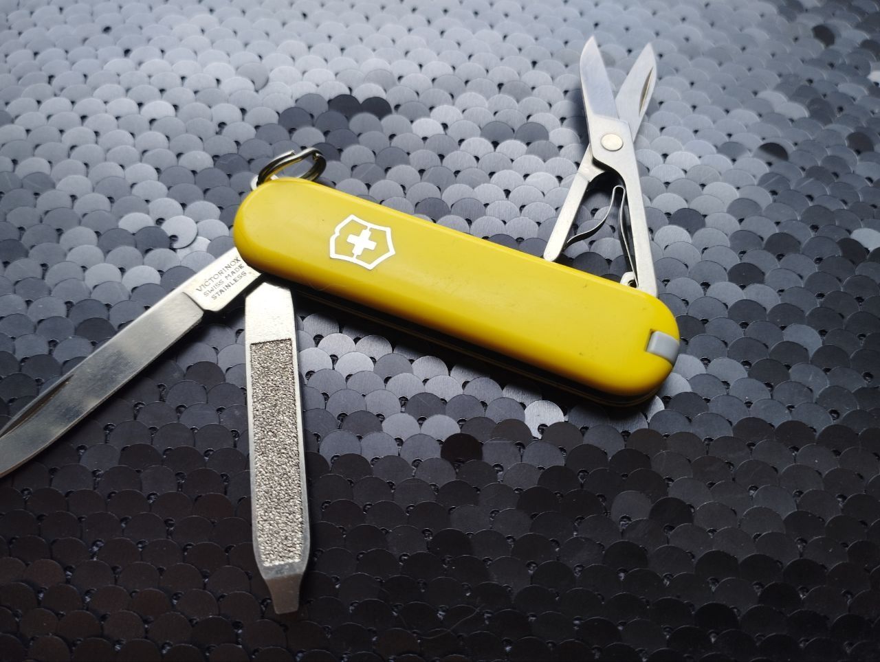 Victorinox Classic SD ( жовтий )