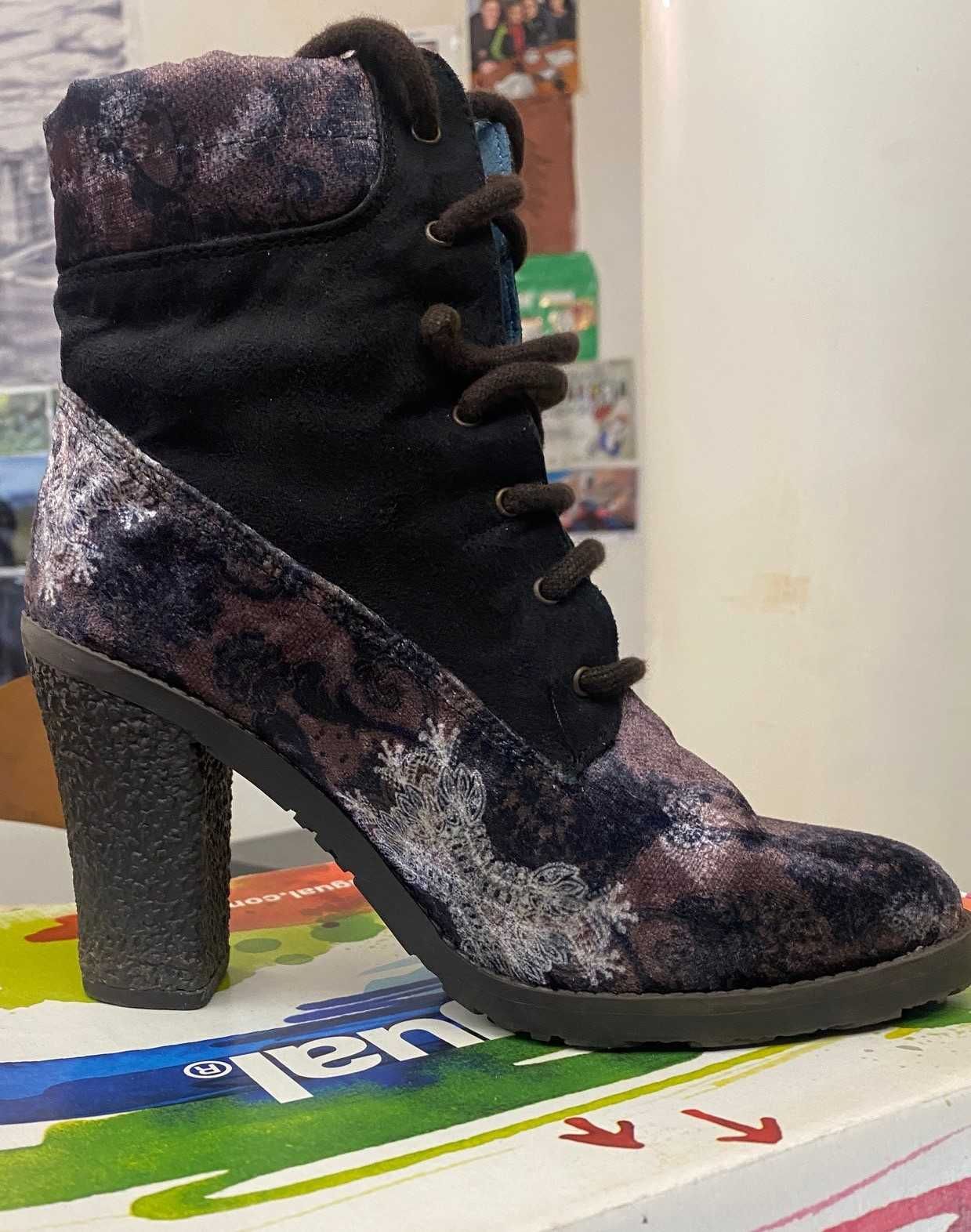 Botas de Senhora Desigual