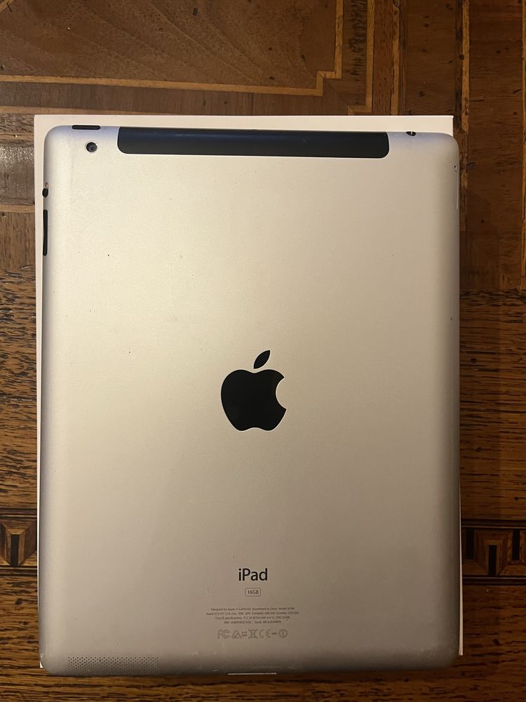 iPad 2 MC982PL/A Wi-Fi 3G 16GB White