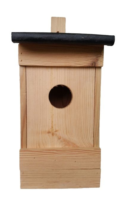 Budka lęgowa-szpakówka pokryta papą