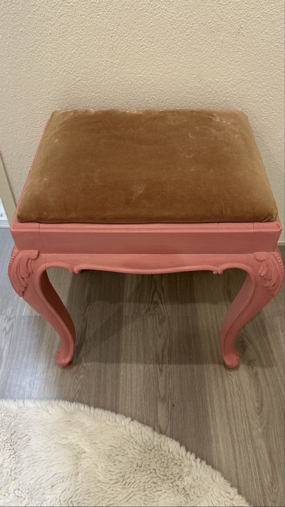 Toucador antigo pintado de rosa