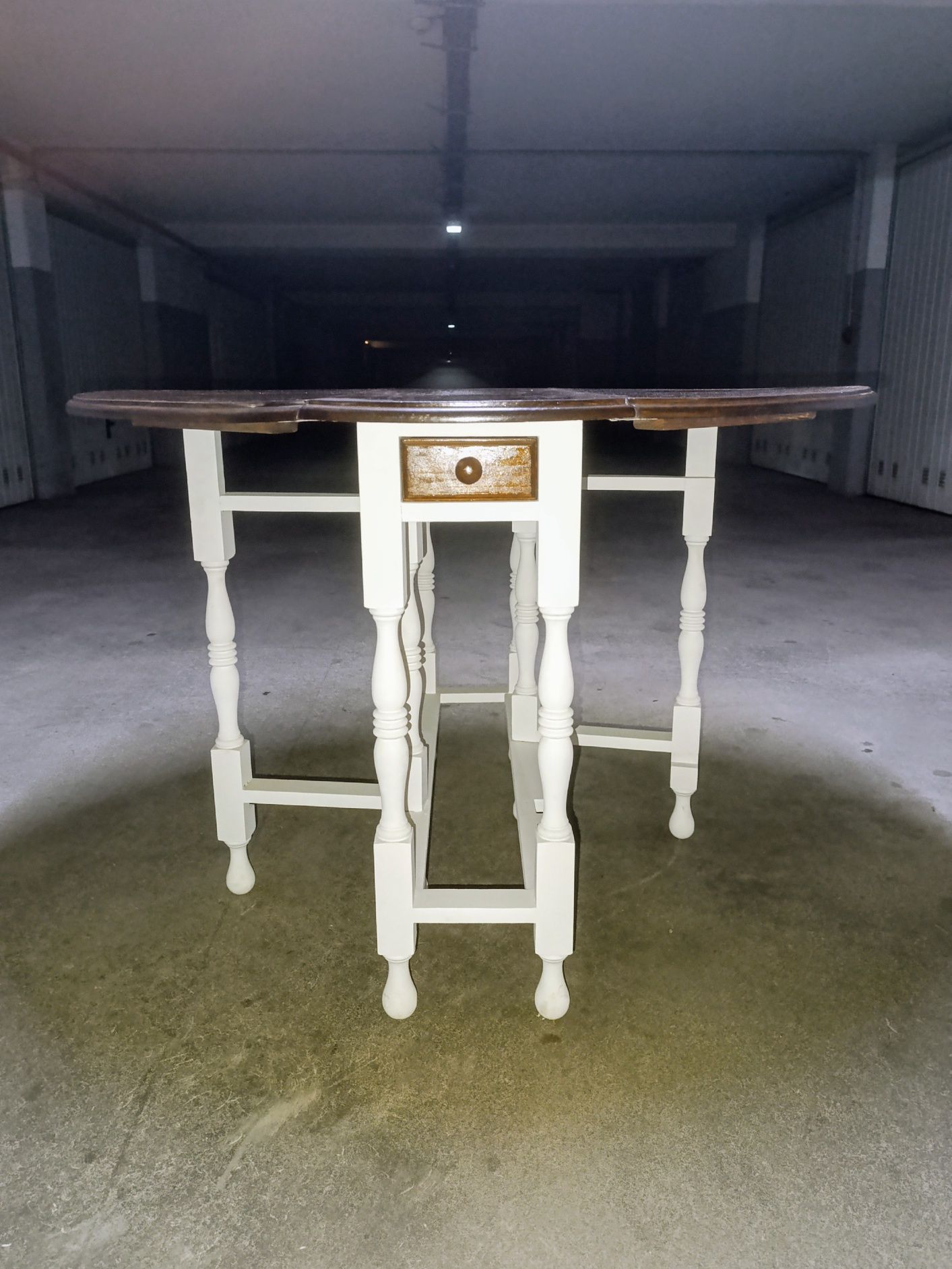 Mesa redonda c/abas renovada