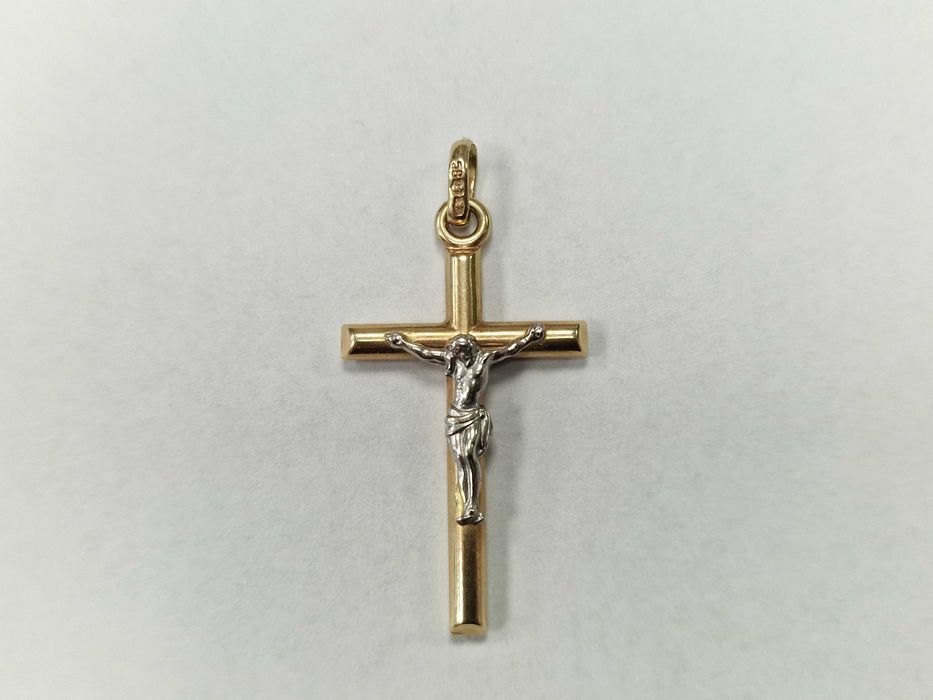 Złoty krzyżyk męski/ 585/ 2.10 gram/ nowoczesny/ po 2000 roku