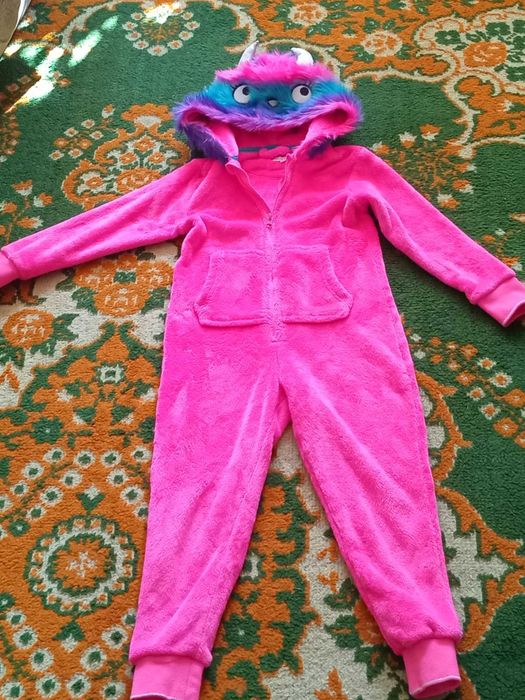 Детские  пижамы  и  кигуруми.