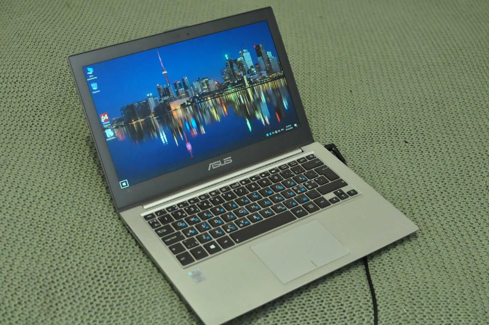 Игровой ноутбук Asus UX 32  (Core i5/8Gb/SSD /intel hd -2Gb)