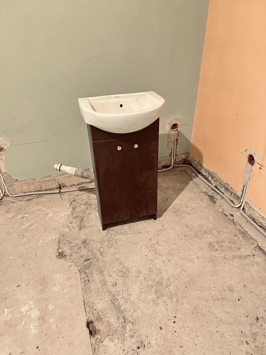 Sprzedam szafkę z umywalką