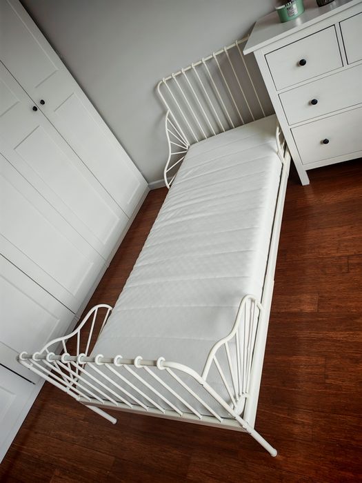 Łóżko metalowe IKEA z materacem