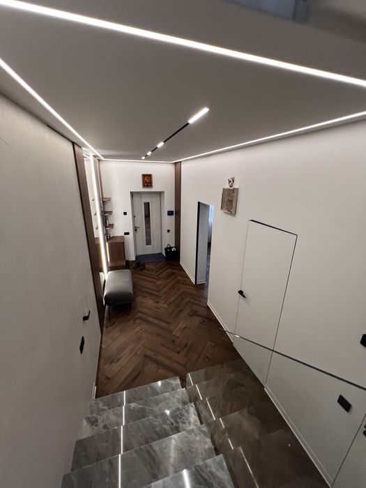 Будинок з басейном в Сокільниках