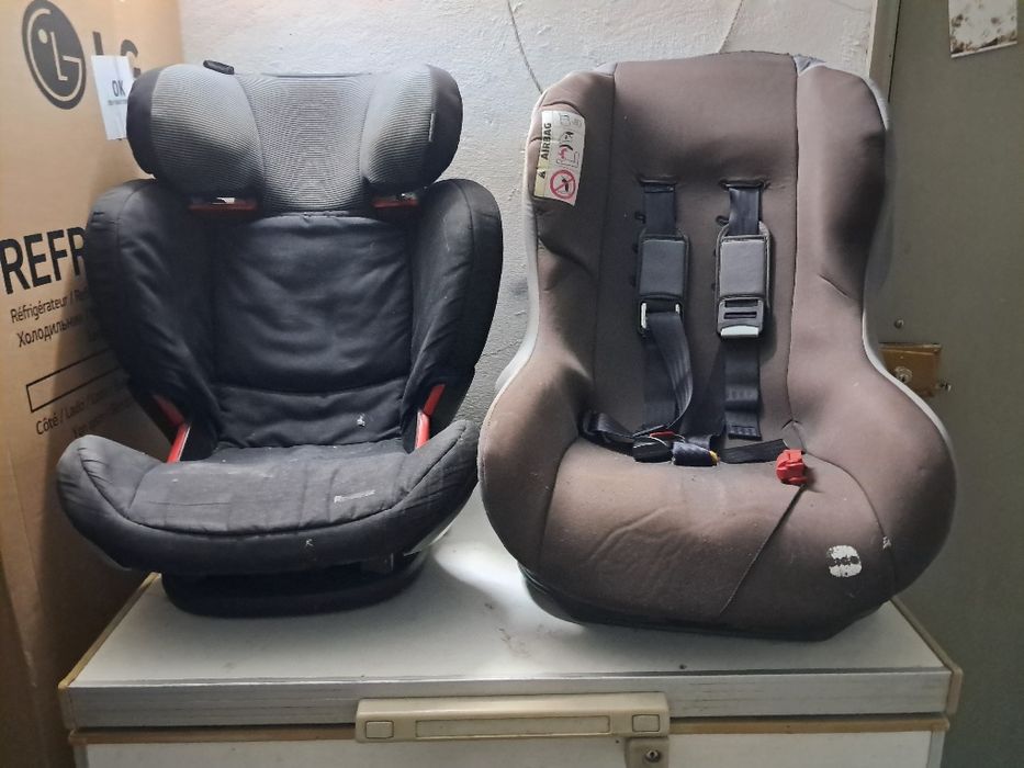20€ Vendo cada cadeira bebé, de carro, usadas.