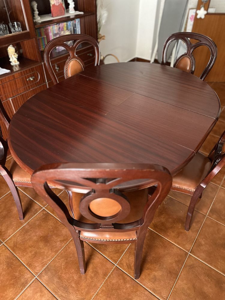 Mesa de Jantar Redonda + 5 Cadeiras