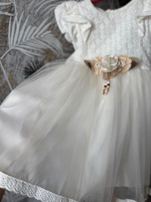 Дитяча нарядна сукня з прошвою