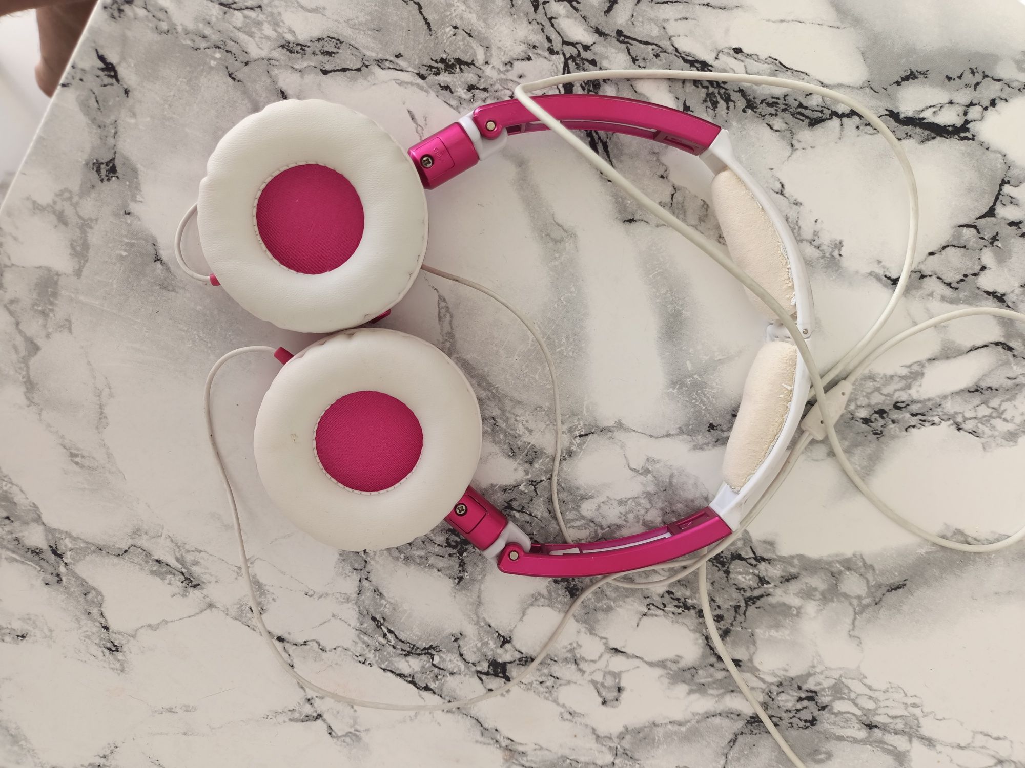 Навушники SkullCandy Lowrider Pink

Залишит