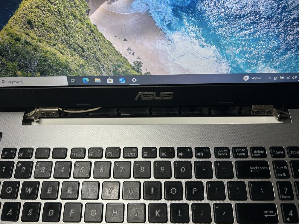 Asus A555L (i5 5th, 8GB RAM, SSD 240GB)
