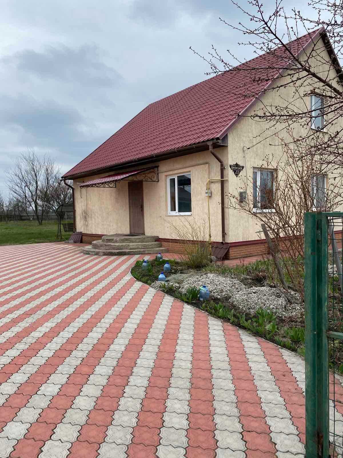 Продам житловий будинок 162 м кв 2-поверховий і ділянку 15 соток