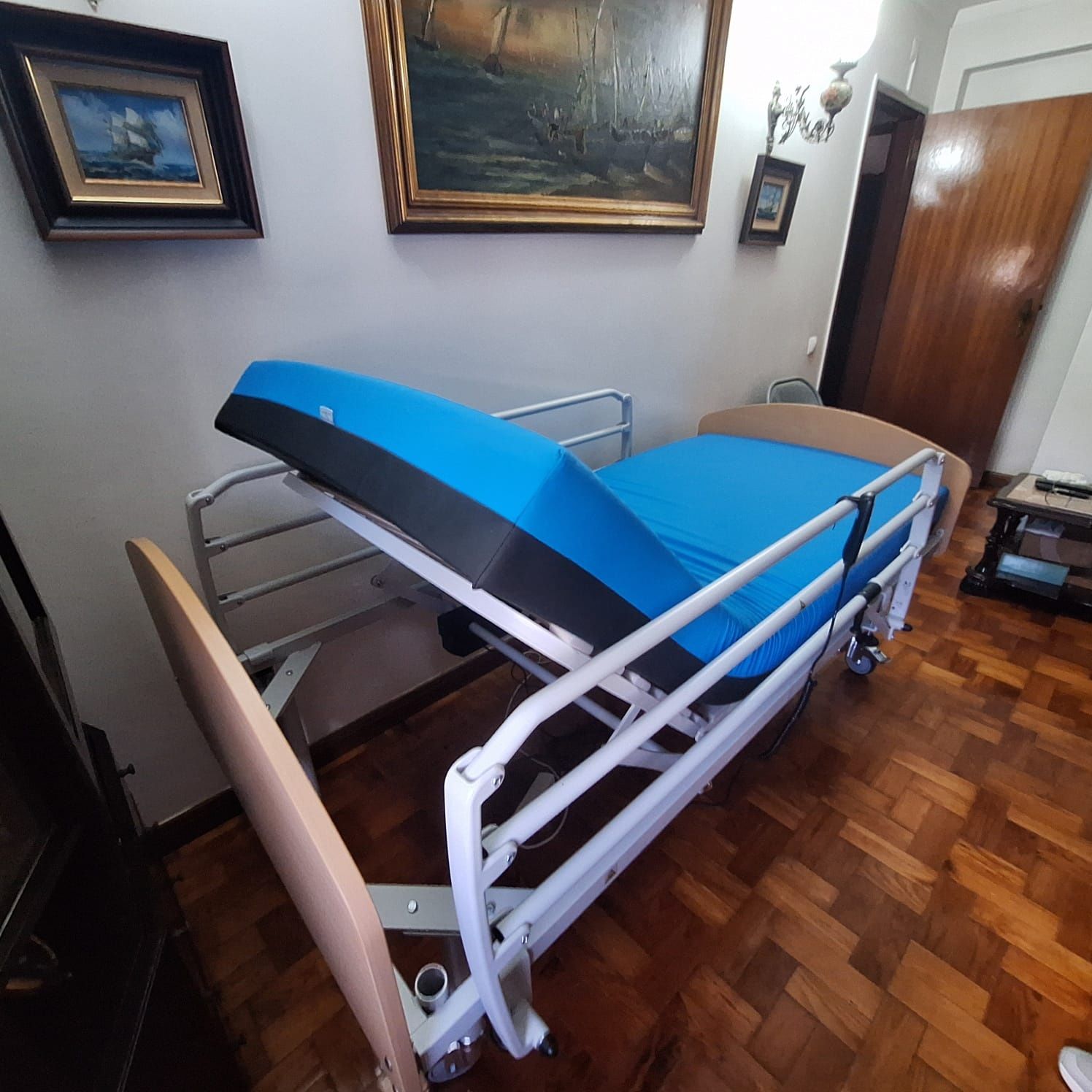Cama articulada automática - como nova