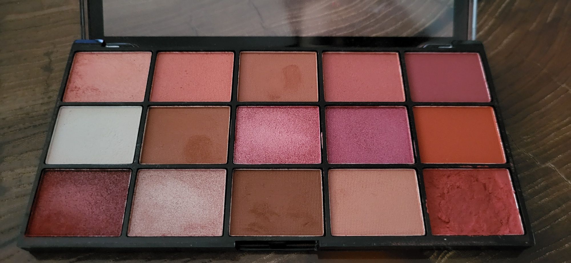 Makeup Revolution London – Paleta cieni do powiek