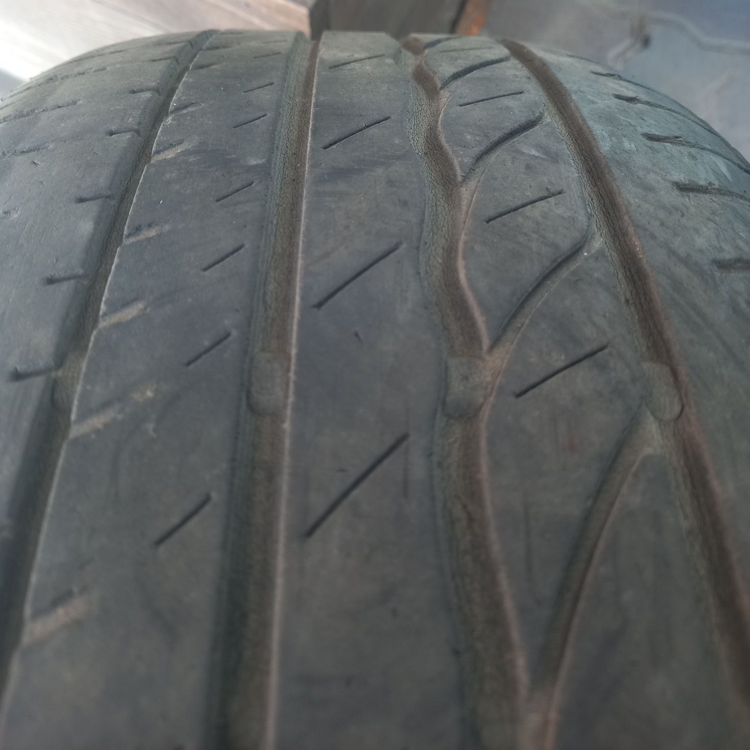 Резина 225 45 17 Nokian xakka blue, Brichstone turanza  ER300