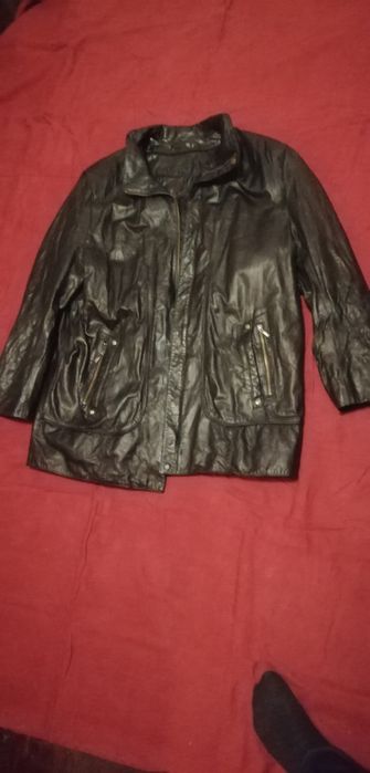 Чоловіча шкіряна куртка