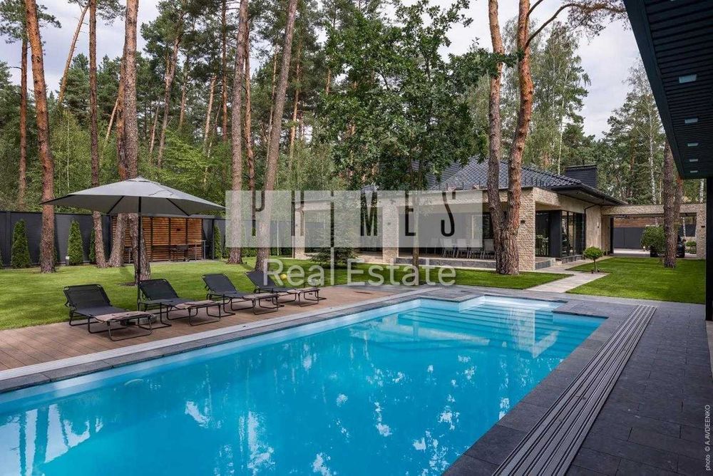 Продаж будинку Плюти. Сучасний ремонт! Басейн