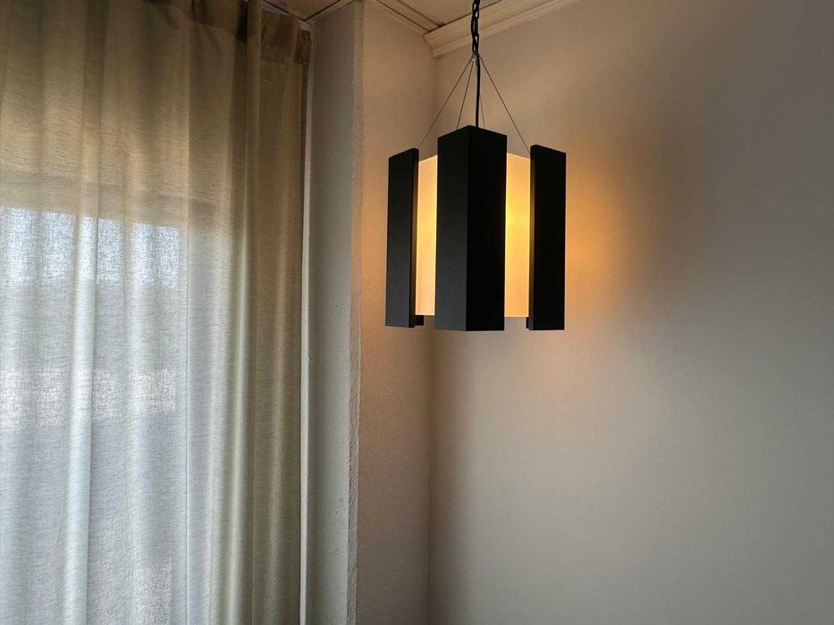 2 Aparadores e 1 candeeiro de Teto - Peças exclusivas