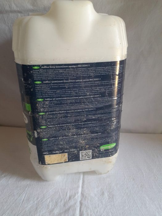 Balde de esmalte não está furado.